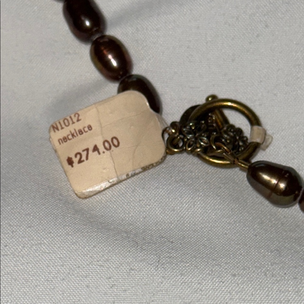 Gold and Brown Lariat Necklace with Vintage Charm - Picture 4 of 6